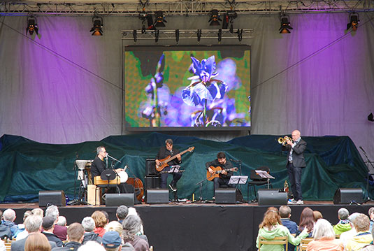 Jazz Frühschoppen auf der Festbühne.